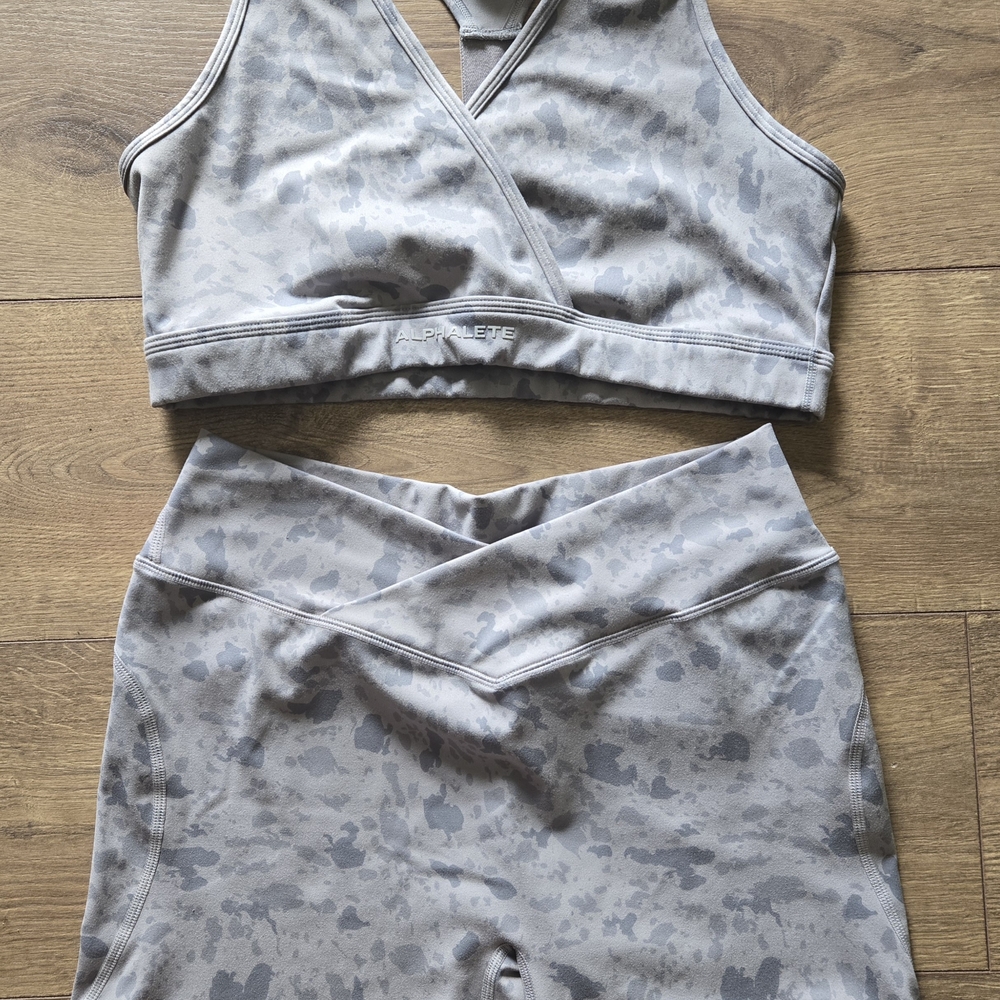 Alphalete Gray Patterned Activewear Set